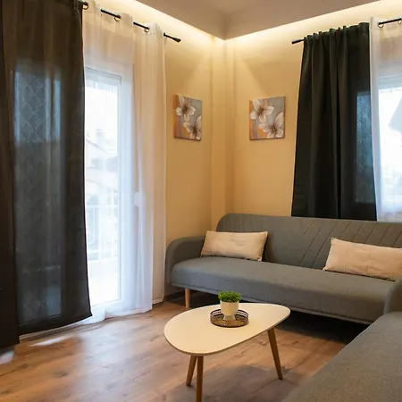 Chris & Mary Comfort Lampraki *