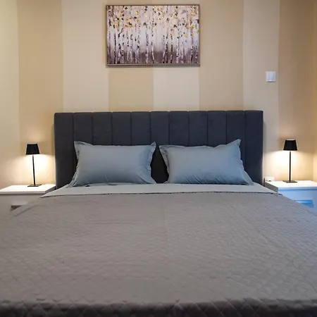 Chris & Mary Comfort Lampraki