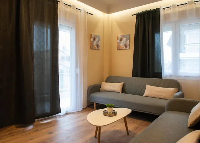 Chris & Mary Comfort Lampraki *